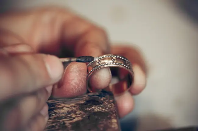 Jak zadbać o biżuterie? - Poradnik